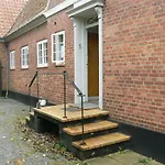 Bed & Breakfast Aakirkeby *