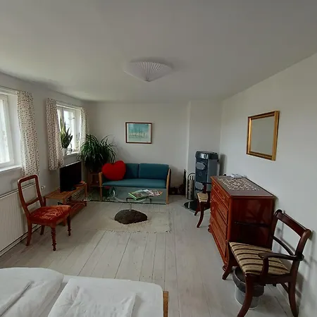 Aakirkeby לינה וארוחת בוקר Åkirkeby