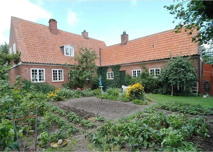 Bed and Breakfast Aakirkeby