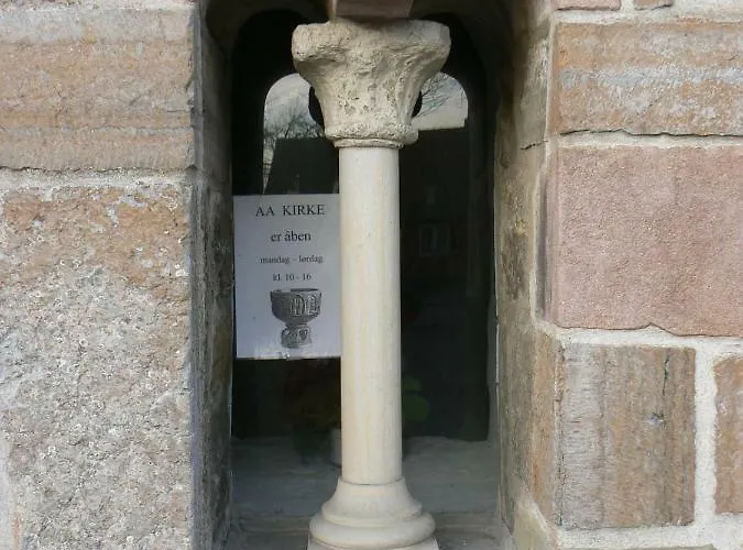 Aakirkeby Bed and Breakfast *